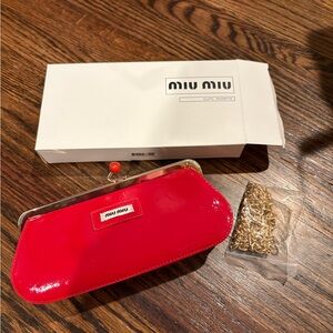 BNIB Miu Miu GWP Red Patent Leather Kisslock Clutch Bag with Gold Chain